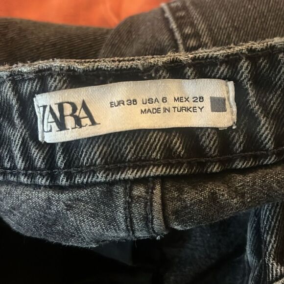 Zara Black Denim Raw Edge Crop Jeans, size 6 - Picture 8 of 8